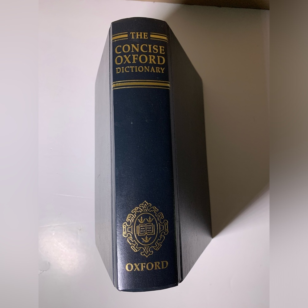 Oxford Black and Gold Concise Dictionary